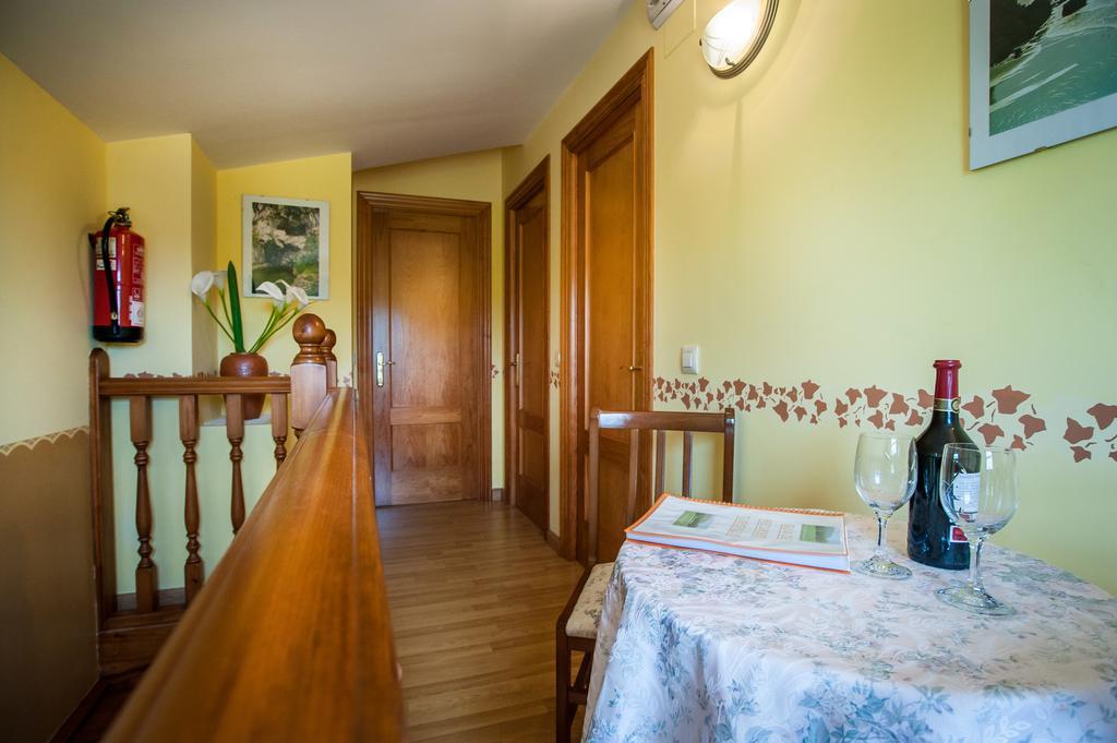 Apartamentos El Pradon De Santa Marina Parres de Llanes Стая снимка