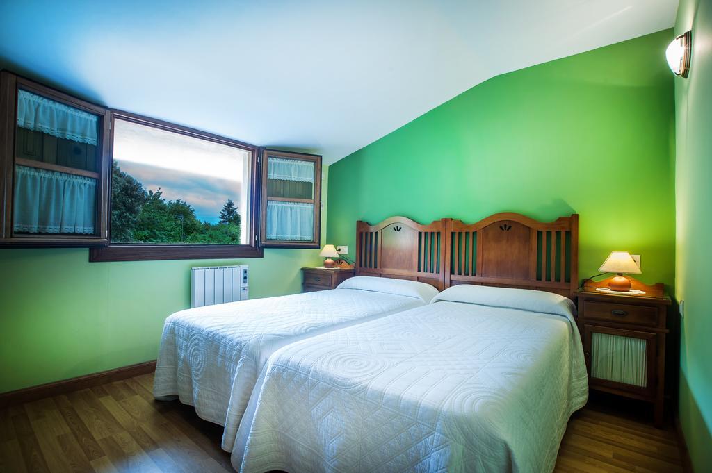 Apartamentos El Pradon De Santa Marina Parres de Llanes Стая снимка