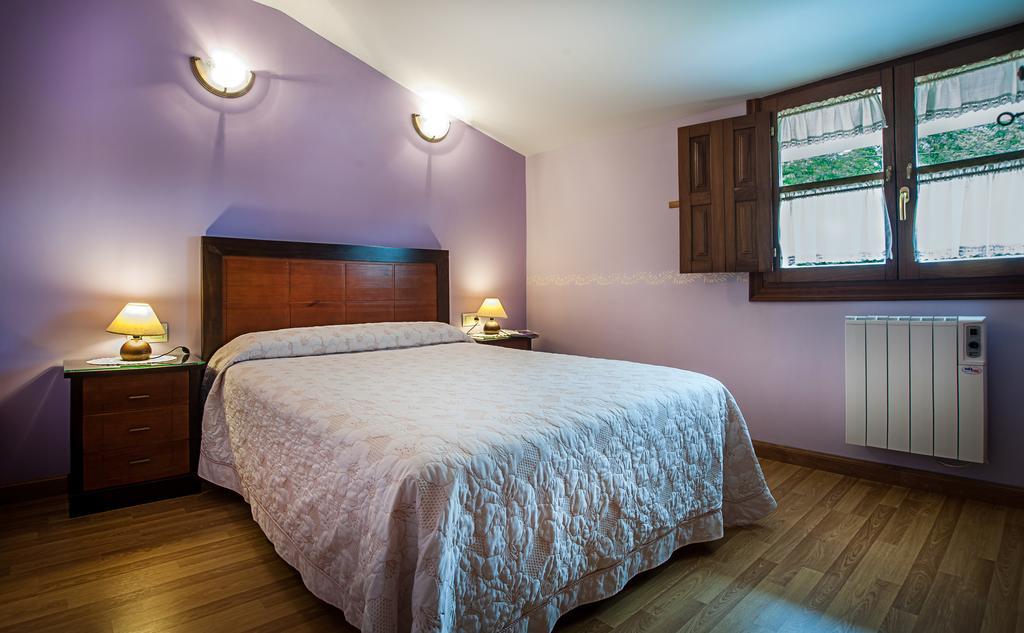 Apartamentos El Pradon De Santa Marina Parres de Llanes Стая снимка