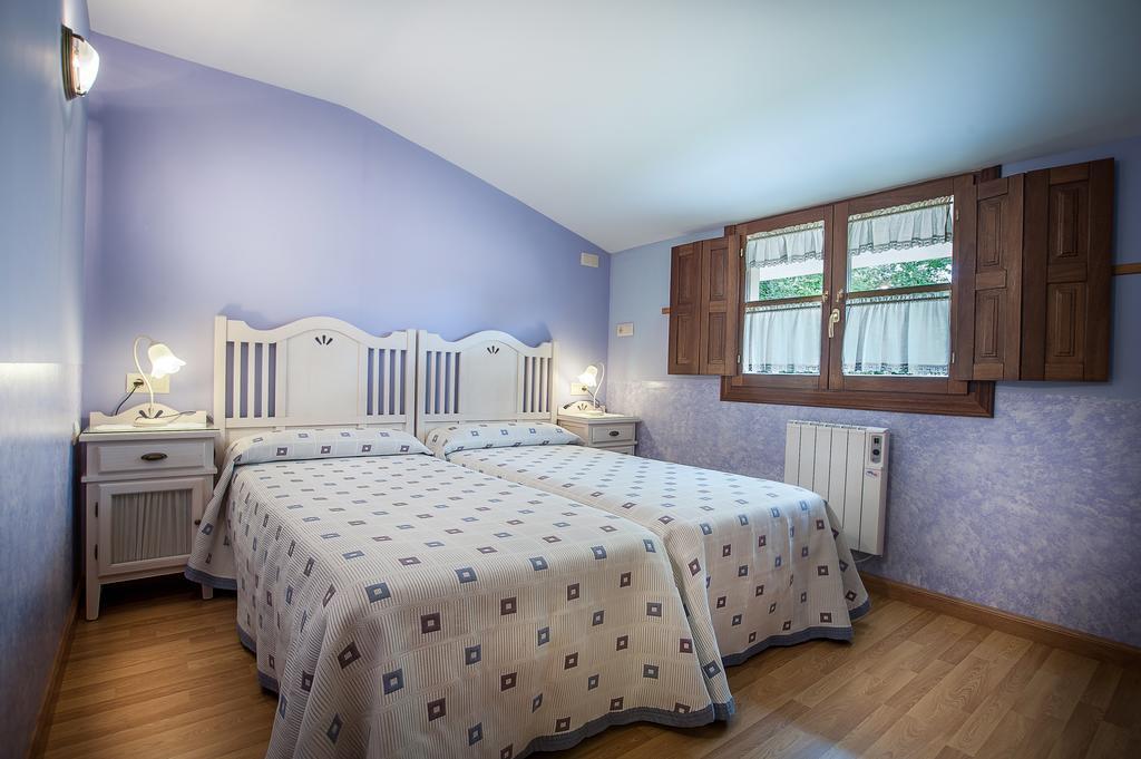 Apartamentos El Pradon De Santa Marina Parres de Llanes Стая снимка
